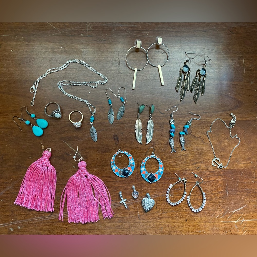 Lot of jewelry